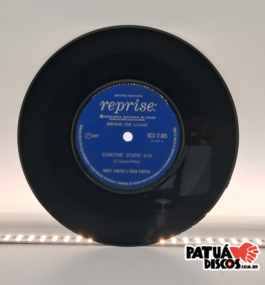 Nancy Sinatra & Frank Sinatra - Somethin' Stupid - 7"